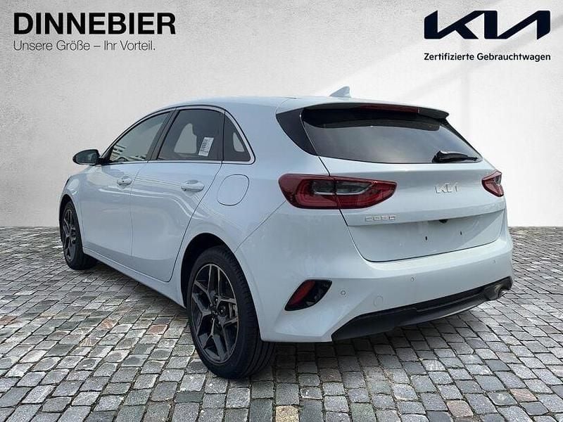 Neu Kia Ceed 140 PS (102 kW) 2025 Weiß Kleinwagen