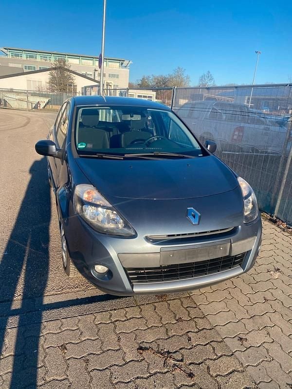 Gebraucht Renault Clio IV 103 PS (75 kW) 2013 Blau Limousine