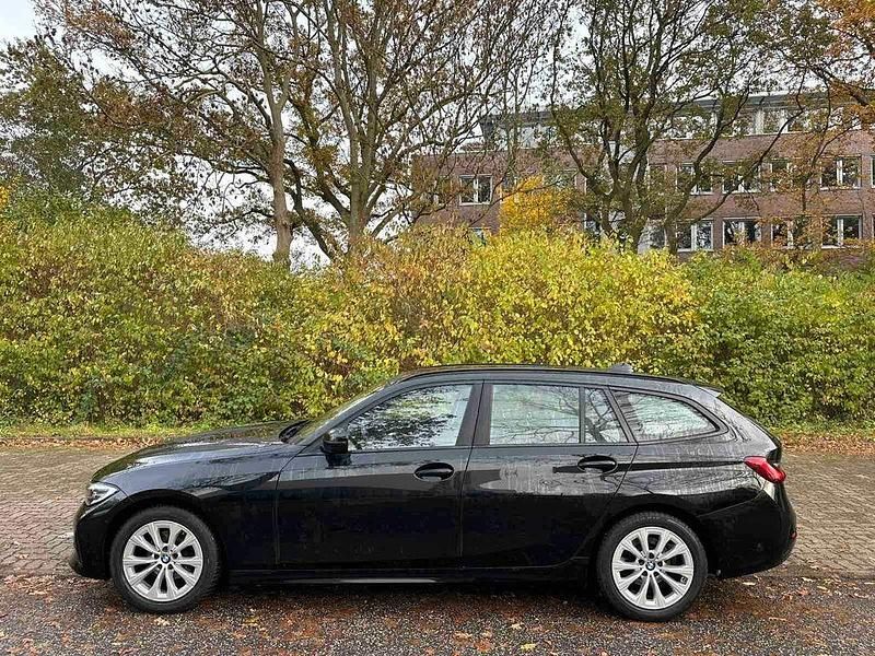 Gebraucht BMW 320 Advantage 190 PS (139 kW) 2021 Schwarz Kombi