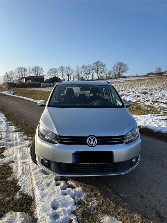 Gebraucht VW Touran Trendline 105 PS (77 kW) 2014 Silber Van / Kleinbus
