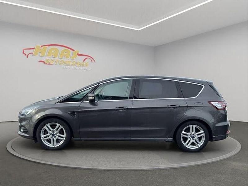 Gebraucht Ford S-MAX Titanium 179 PS (131 kW) 2017 Grau Van / Kleinbus