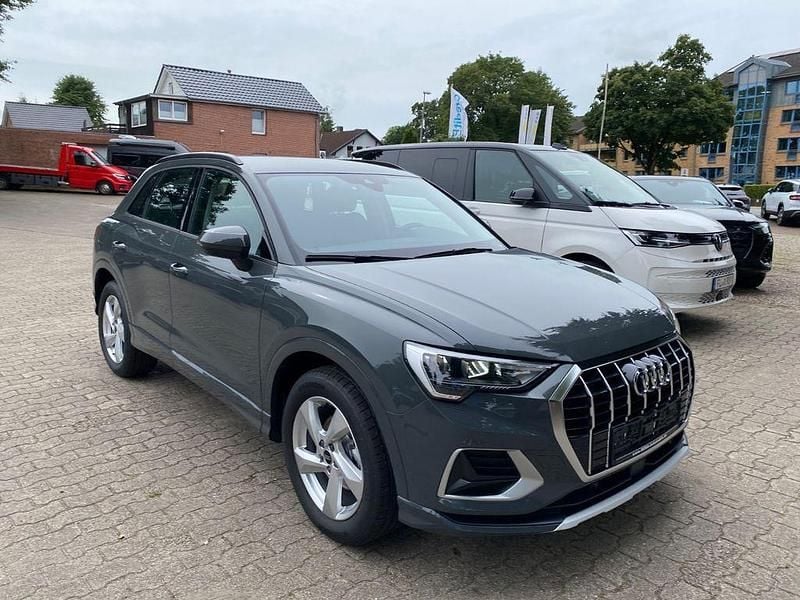 Nanograu metallic Neu 2025 Audi Q3 Advanced SUV | 37.980 € (Superpreis) - Bild 1/4