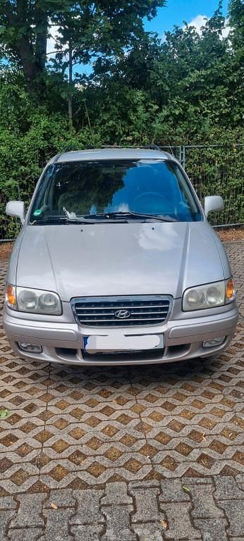 Gebraucht Hyundai Trajet GLS 136 PS (100 kW) 2004 Silber Van / Kleinbus