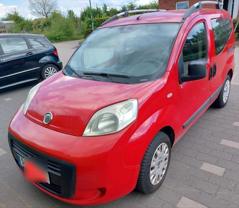 Rot Gebraucht 2009 Fiat Qubo Trekking Van / Kleinbus | 2.900 € (Fairer Preis) - Bild 1/3