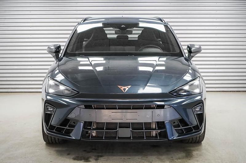 Gebraucht Cupra Leon VZ 333 PS (244 kW) 2025 Magnetic grau metallic (s7)