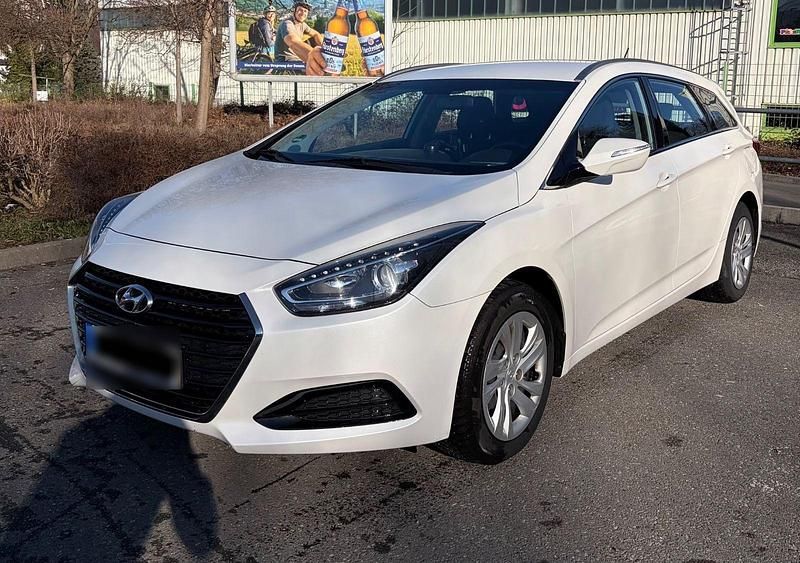 Gebraucht Hyundai i40 Trend 141 PS (103 kW) 2016 Weiß Kombi