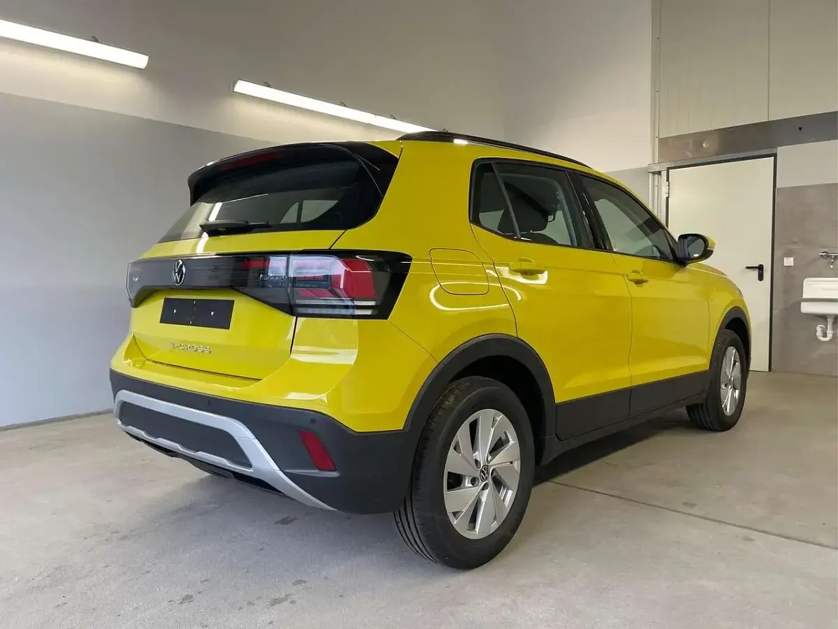 Neu VW T-Cross 95 PS (69 kW) 2026 [1c1c] grape yellow SUV