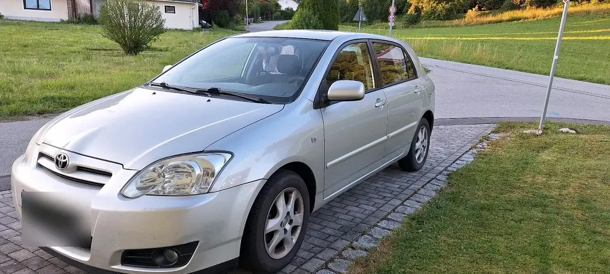 Gebraucht Toyota Corolla 97 PS (71 kW) 2006 Silber Kleinwagen