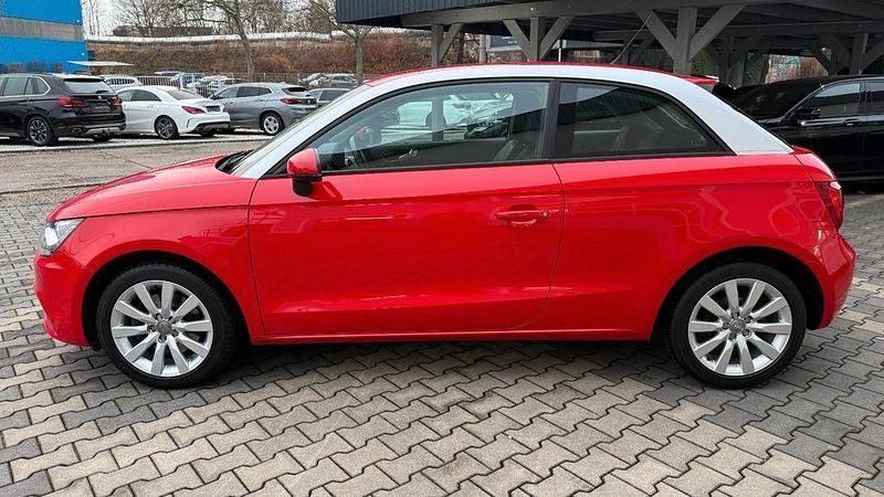 Gebraucht Audi A1 Ambition 122 PS (89 kW) 2011 Rot Limousine