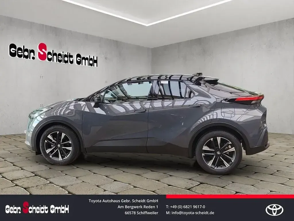 Neu Toyota C-HR 140 PS (102 kW) 2026 Grau SUV