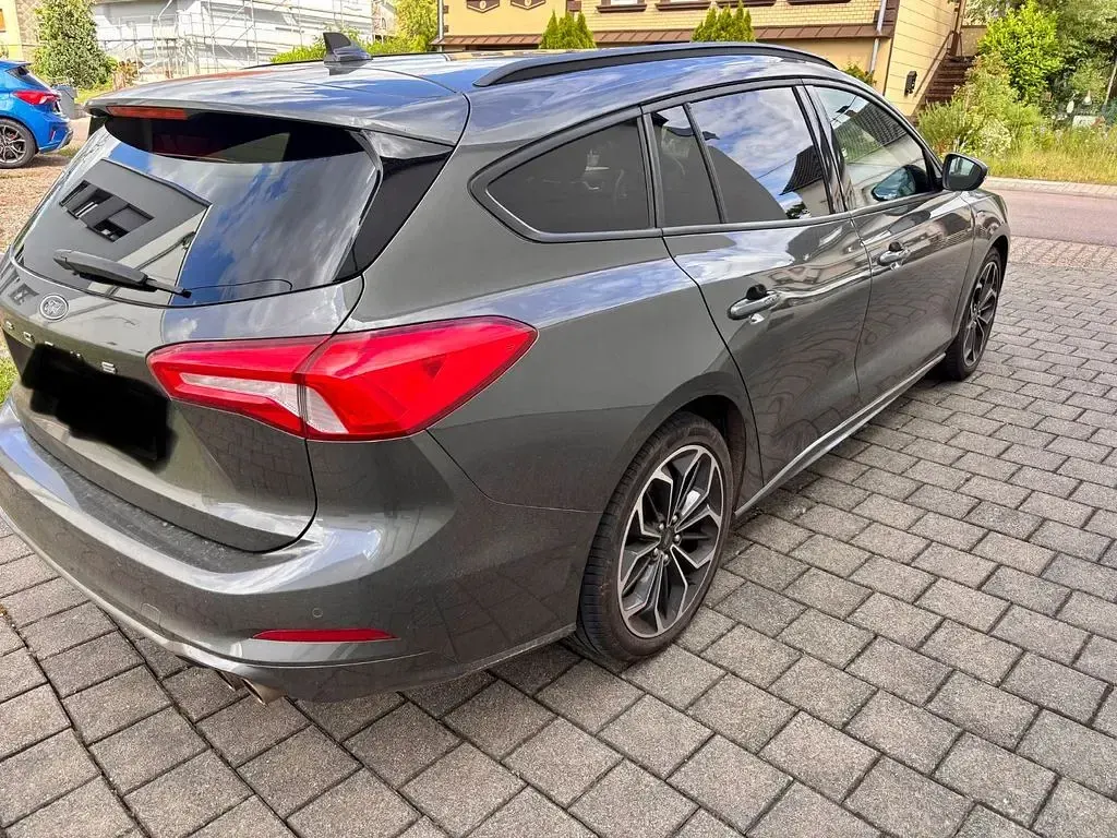 Gebraucht Ford Focus ST-Line 150 PS (110 kW) 2020 Grau Limousine