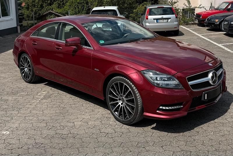 Rot Gebraucht 2011 Mercedes CLS350 Limousine | 22.990 € (Etwas zu teuer) - Bild 1/4