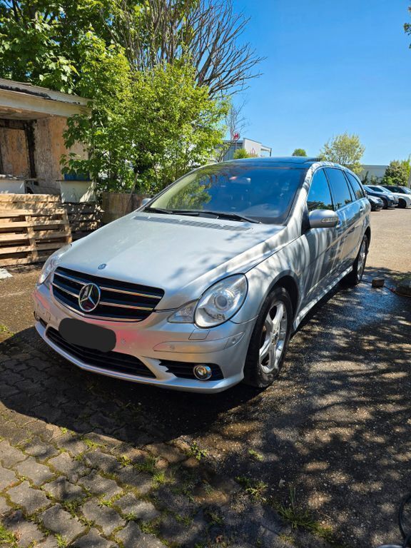 Silber Gebraucht 2010 Mercedes R500 AMG Van / Kleinbus | 10.990 € (Guter Preis) - Bild 1/4