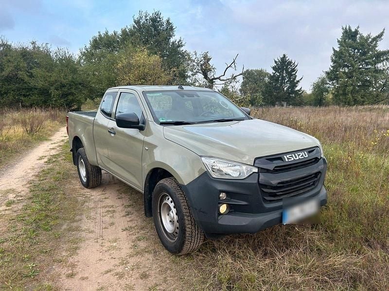 Gebraucht Isuzu D-Max 163 PS (119 kW) 2024 Grün SUV