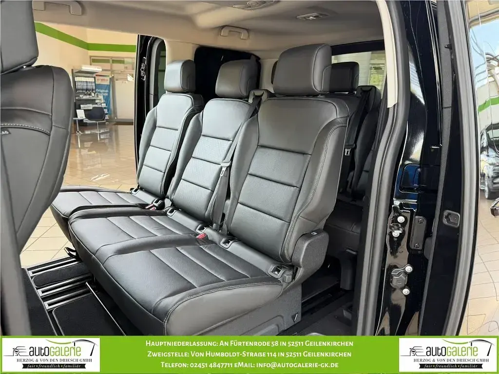 Neu Peugeot Traveller Allure 179 PS (131 kW) 2026 Schwarz Van / Kleinbus