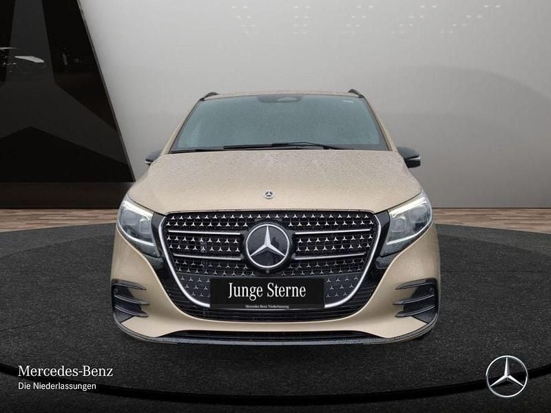 Gebraucht Mercedes V300 Avantgarde 237 PS (174 kW) 2024 Gold Van / Kleinbus