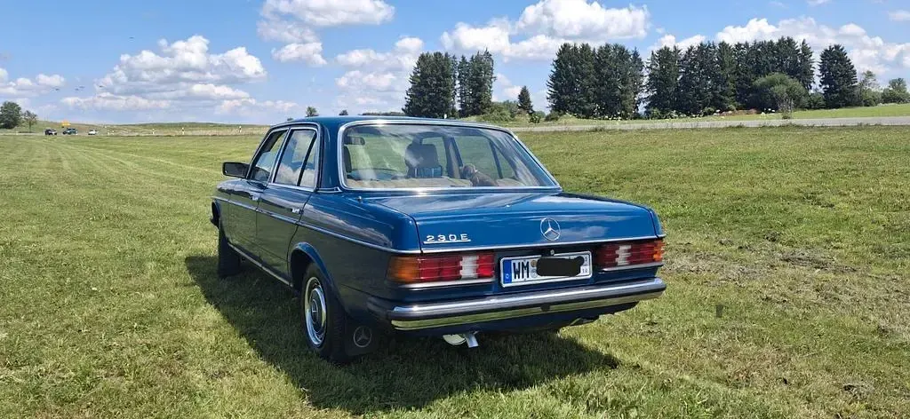 Gebraucht Mercedes 230 136 PS (100 kW) 1984 Blau Limousine