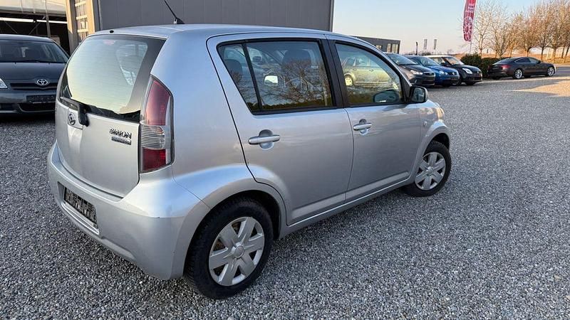 Gebraucht Daihatsu Sirion 91 PS (66 kW) 2007 Silber Kleinwagen