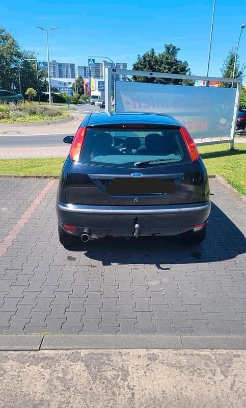 Schwarz Gebraucht 2004 Ford Focus Kleinwagen | 1.100 € (Fairer Preis) - Bild 1/4