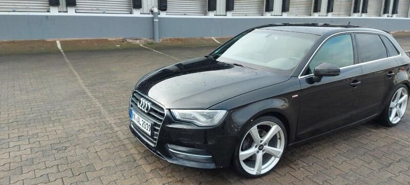 Schwarz Gebraucht 2013 Audi A3 Sportback S-Line Kleinwagen | 10.500 € - Bild 1/4