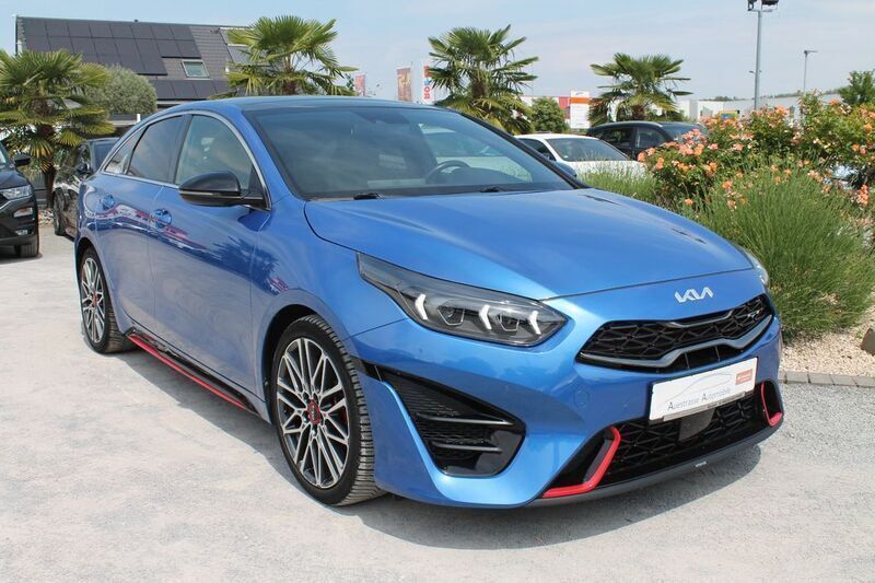 Blau Gebraucht 2022 Kia ProCeed GT Kleinwagen | 26.890 € (Fairer Preis) - Bild 1/4