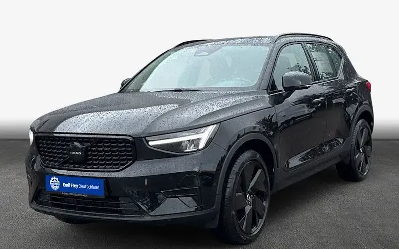 Używany Volvo XC40 Plus 163 KM (119 kW) 2025 Czarny SUV
