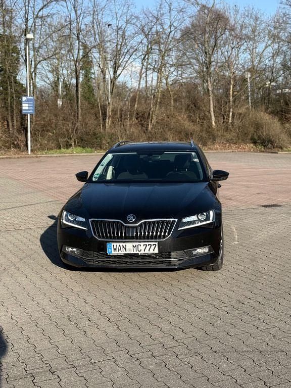 Gebraucht Skoda Superb Ambition 120 PS (88 kW) 2017 Schwarz Kombi