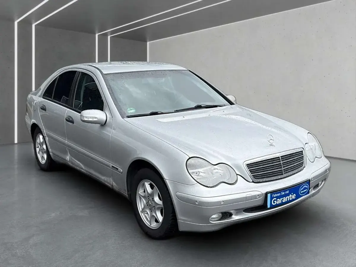 Gebraucht Mercedes C180 143 PS (105 kW) 2002 Silber Limousine