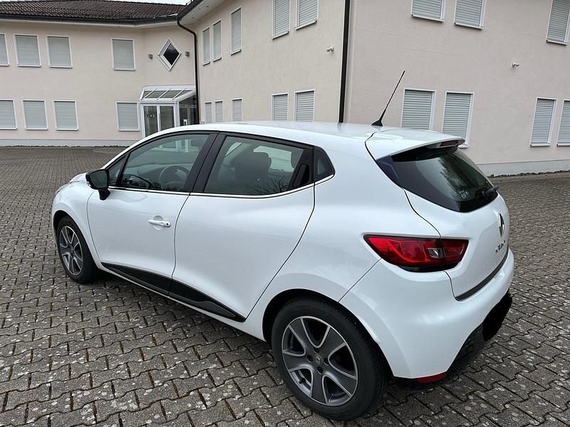 Gebraucht Renault Clio IV Expression 90 PS (66 kW) 2015 Weiß Kleinwagen