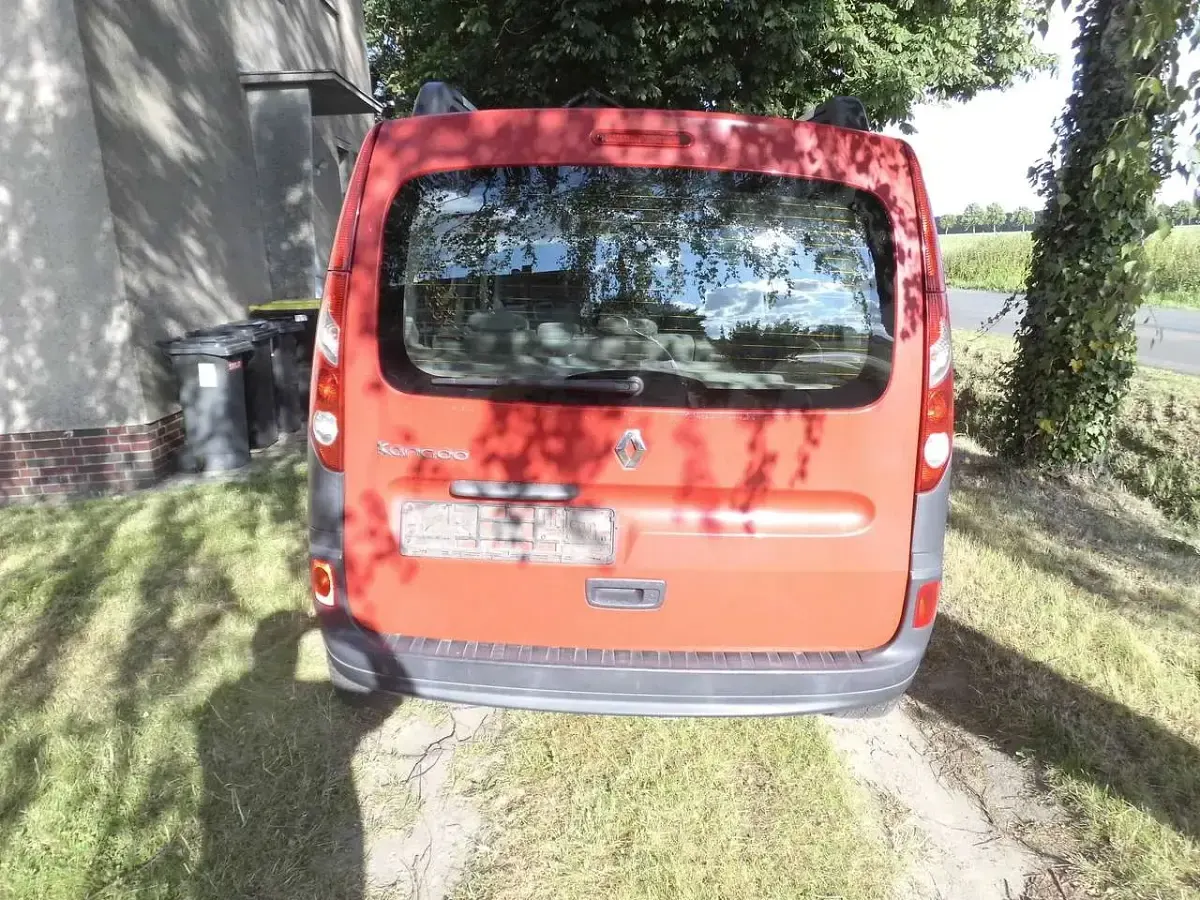 Gebraucht Renault Kangoo Expression 106 PS (77 kW) 2009 Rot Kombi