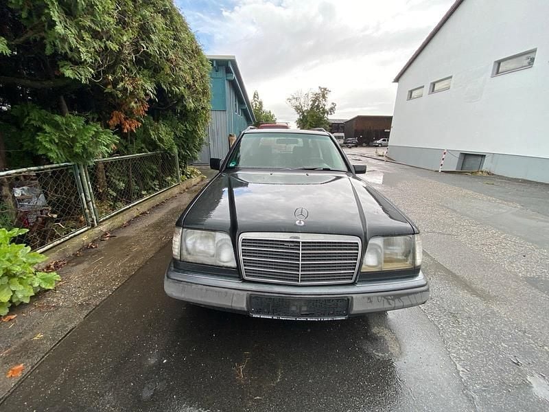 Gebraucht 1994 Mercedes E200 Kombi | 1.900 € - Bild 1/4