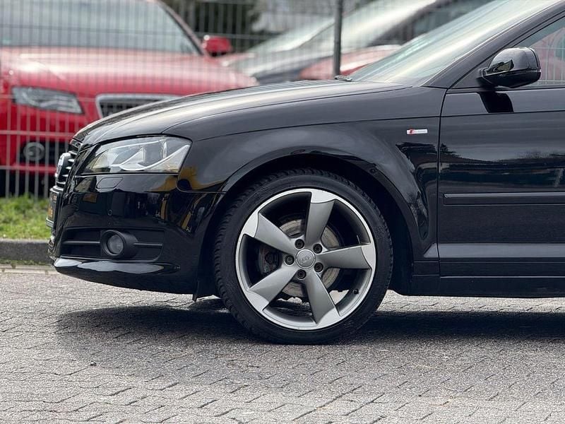 Second-hand Audi A3 S-Line 105 CP (77 kW) 2011 Negru Hatchback