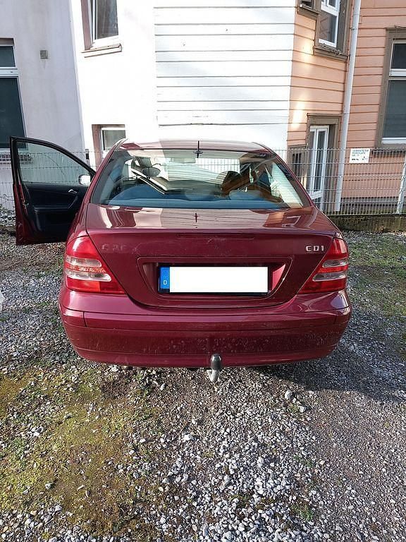 Gebraucht Mercedes C200 Classic 122 PS (89 kW) 2002 Rot Limousine