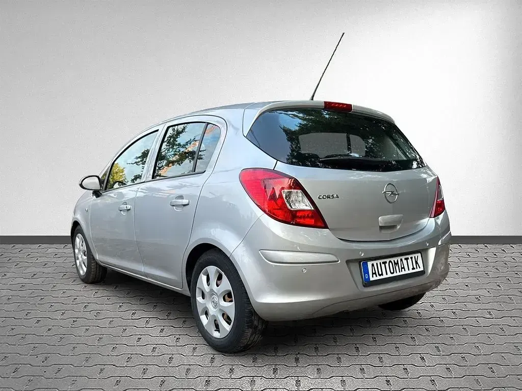 Gebraucht Opel Corsa Edition 90 PS (66 kW) 2009 Silber Kleinwagen