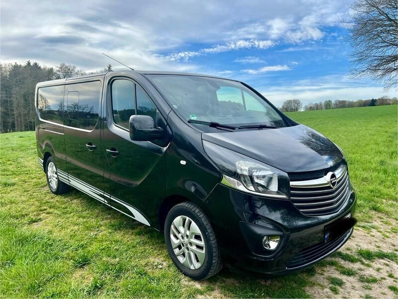 Schwarz Gebraucht 2018 Opel Vivaro S Van | 23.900 € - Bild 1/4