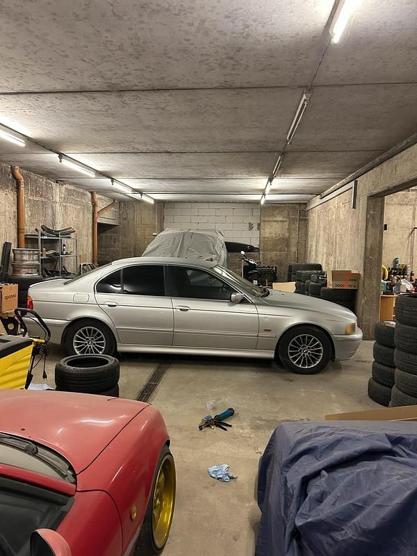 Gebraucht BMW 525 163 PS (119 kW) 2001 Silber Limousine