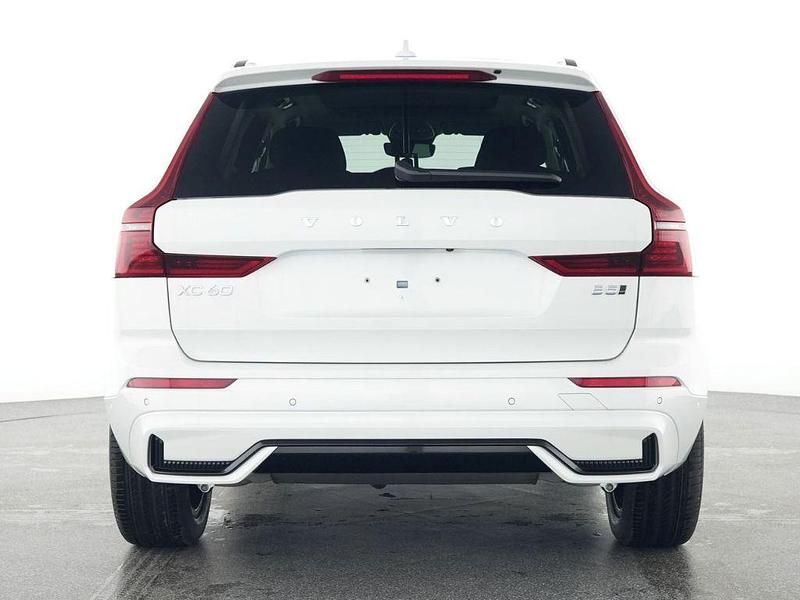 Gebraucht Volvo XC60 Plus 250 PS (183 kW) 2025 Weiss SUV