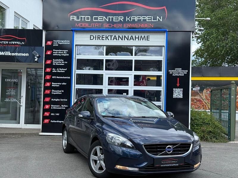 Blau Gebraucht 2014 Volvo V40 Kinetic Kombi | 8.690 € (Fairer Preis) - Bild 1/4