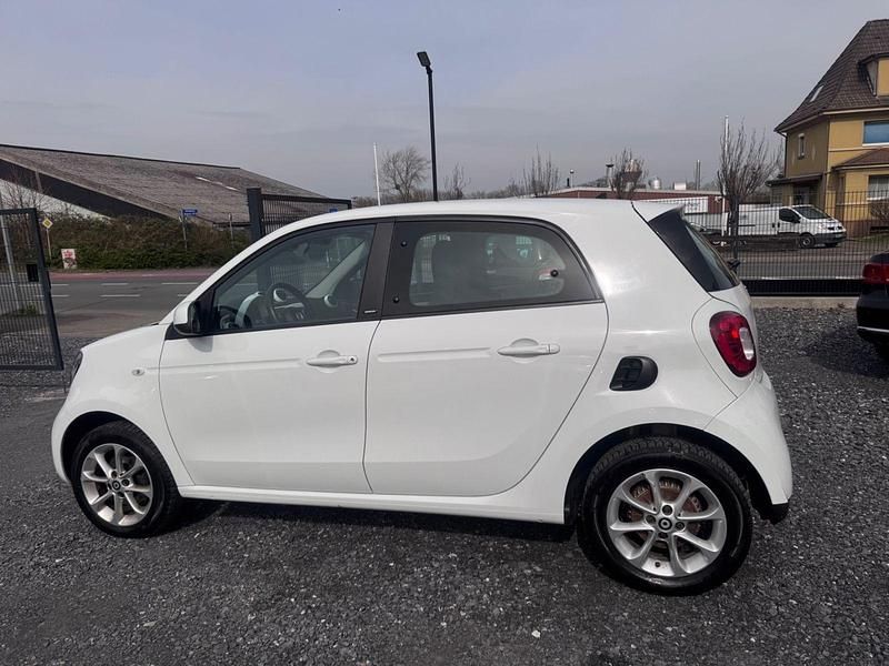 Gebraucht Smart ForFour 71 PS (52 kW) 2018 Weiß Kleinwagen