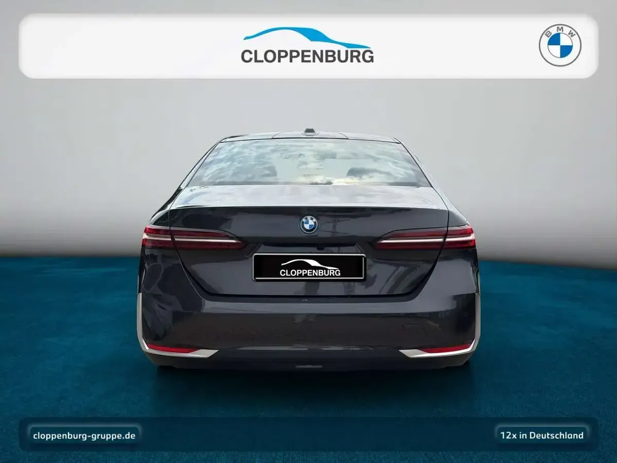 Gebraucht BMW 530e Sport Line 299 PS (219 kW) 2024 Grau Limousine