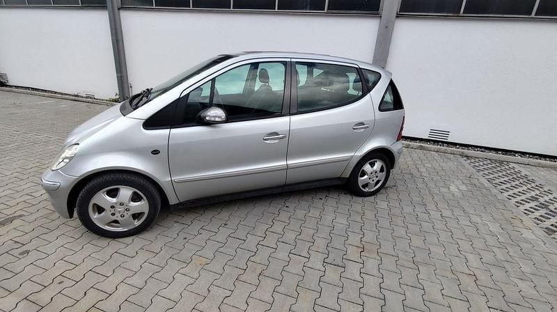 Grau Gebraucht 2003 Mercedes A160 Avantgarde Van / Kleinbus | 1.500 € (Guter Preis) - Bild 1/4