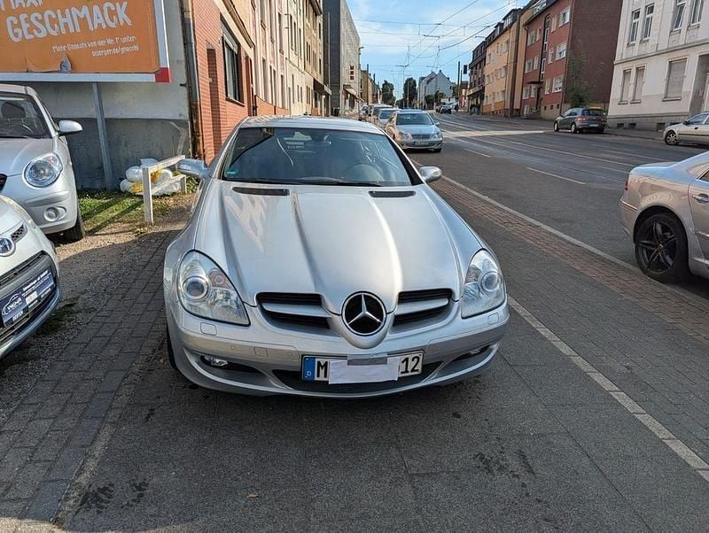 Second-hand Mercedes SLK200 163 CP (119 kW) 2004 Argintiu Cabrio