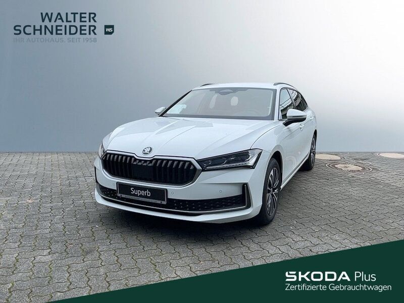 Kristallweiß uni Gebraucht 2025 Skoda Superb Selection Kombi | 40.990 € - Bild 1/4