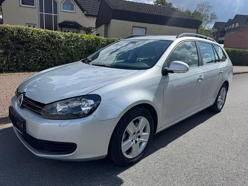 Silber Gebraucht 2012 VW Golf VI Trendline Kleinwagen | 4.250 € (Fairer Preis) - Bild 1/4