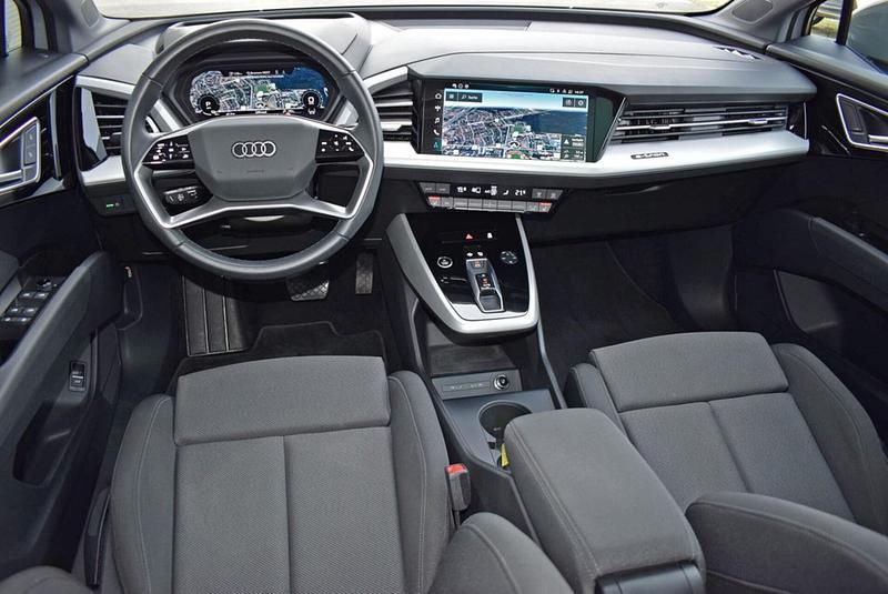Gebraucht Audi Q4 e-tron S-Line 150 kW (204 PS) 2023 Grau SUV
