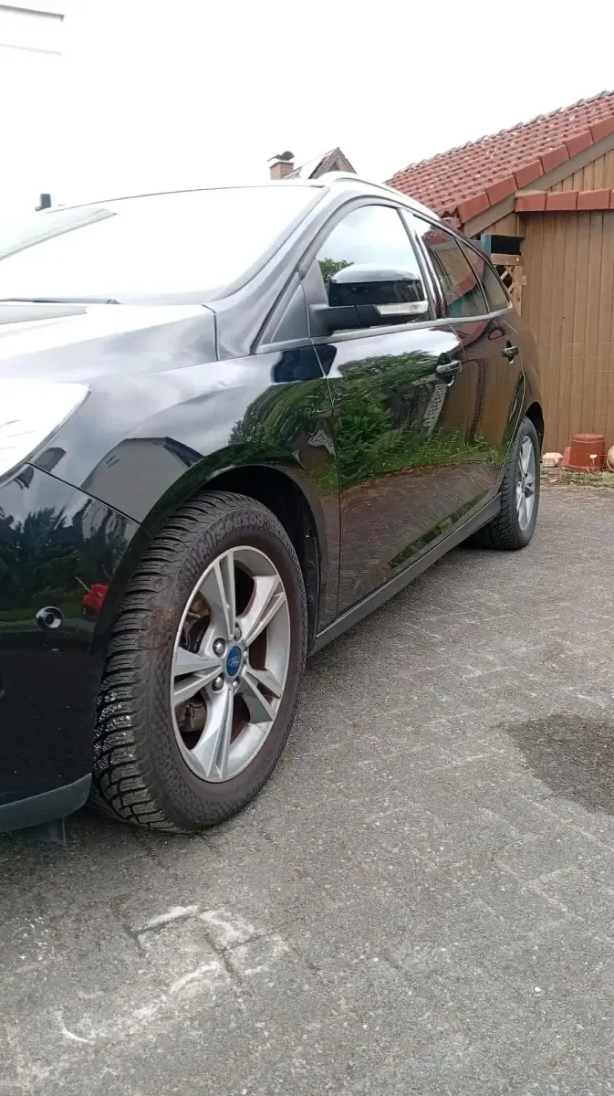 Gebraucht Ford Focus 125 PS (91 kW) 2013 Schwarz Kombi