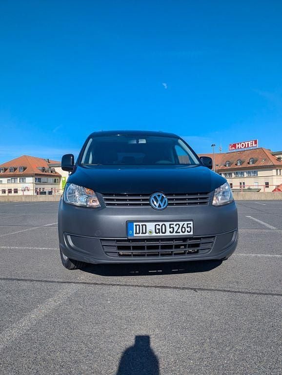 Usata VW Caddy Startline 86 CV (63 kW) 2012 Nero Monovolume