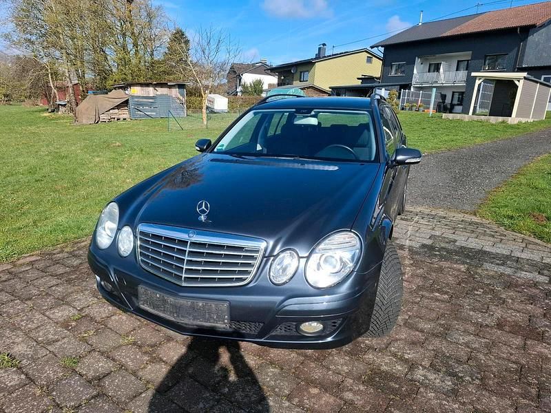Second-hand Mercedes E220 170 CP (125 kW) 2008 Gri Break