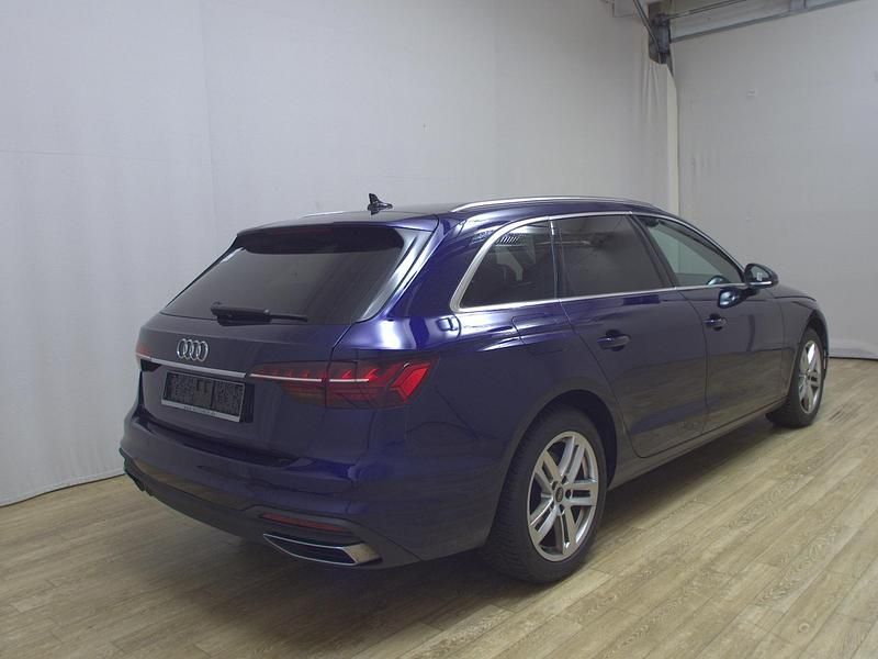 Gebraucht Audi A4 Ambiente 163 PS (119 kW) 2023 Blau Kombi
