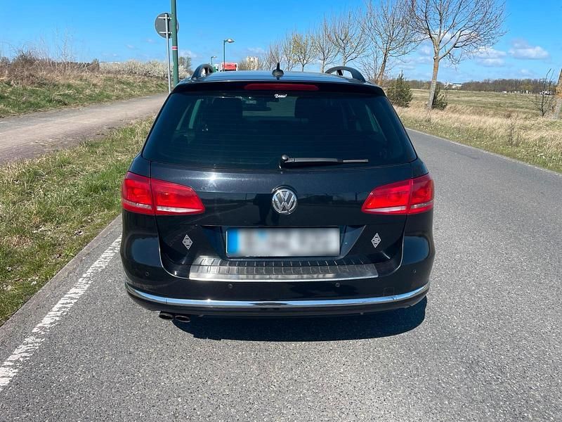 Gebraucht VW Passat 140 PS (102 kW) 2012 Schwarz Kombi
